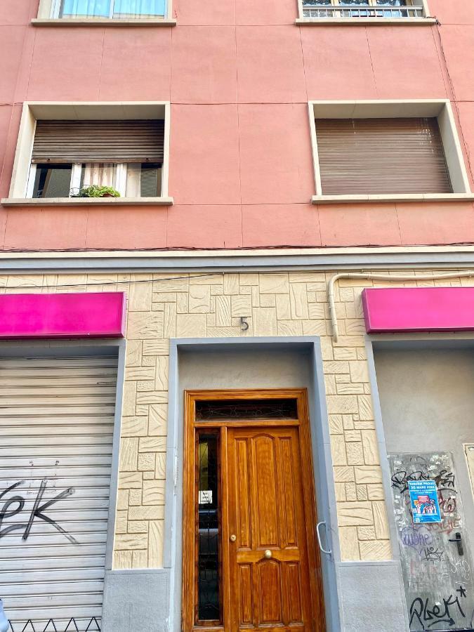 Habitacion Barato En Piso Familiar Compartido El Centro De La Ciudad Cerca De La Estacion De Autobuses Tarragona Eksteriør billede