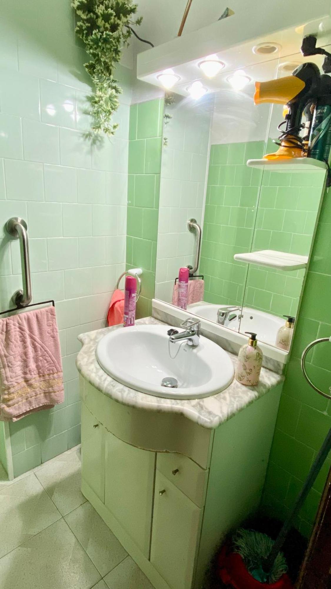 Habitacion Barato En Piso Familiar Compartido El Centro De La Ciudad Cerca De La Estacion De Autobuses Tarragona Eksteriør billede